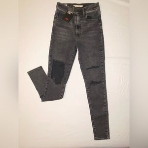 LEVIS black distressed skinny sculpt jeans
